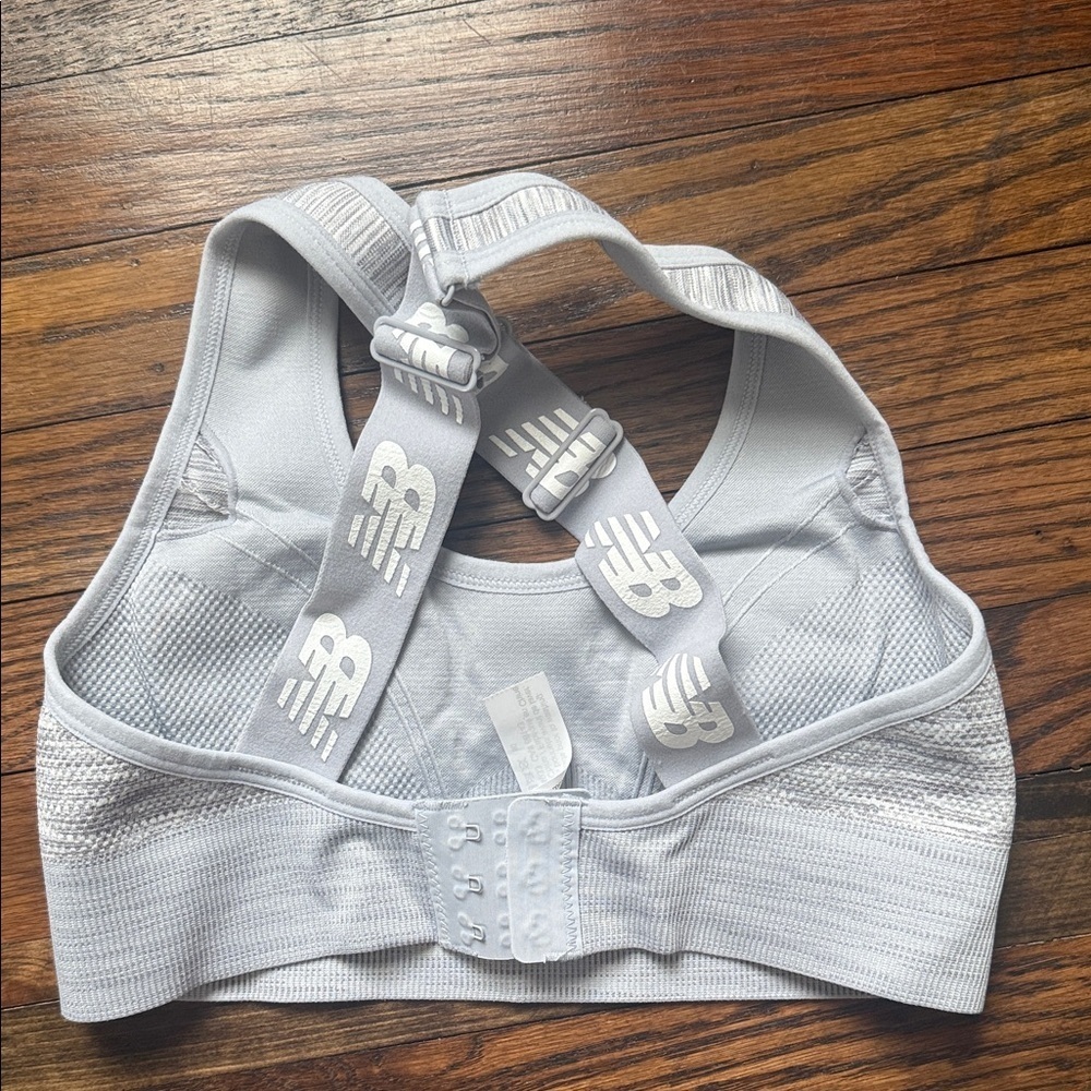New Balance Light Gray Performance Top - Picture 3 of 3